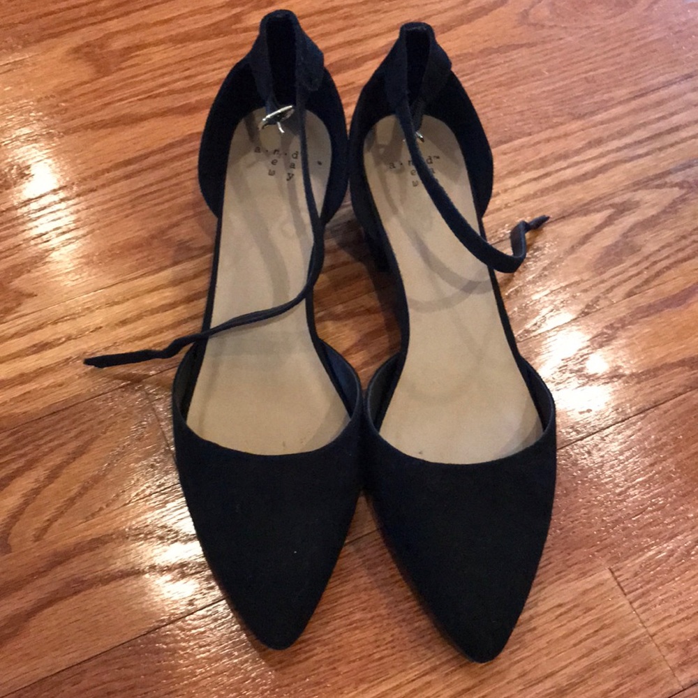 Pretty shoes with a low heel for comfort